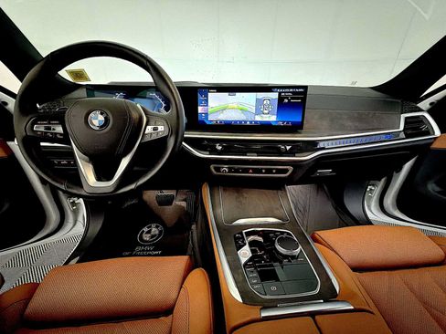 Used 2024 BMW X5 xDrive40i w/ Parking Assistance Package AWD/4WD image 15