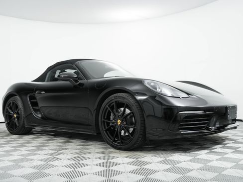Used 2021 Porsche 718 Boxster RWD image 14