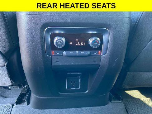 Used 2025 GMC Yukon Denali AWD/4WD image 21