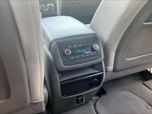 Used 2016 Chevrolet Traverse LT FWD image 10