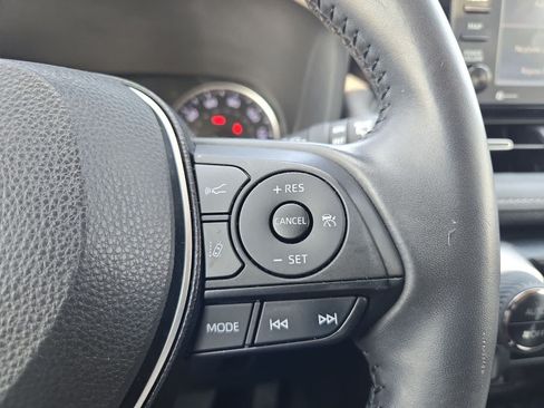 Used 2020 Toyota RAV4 XLE Premium FWD image 25