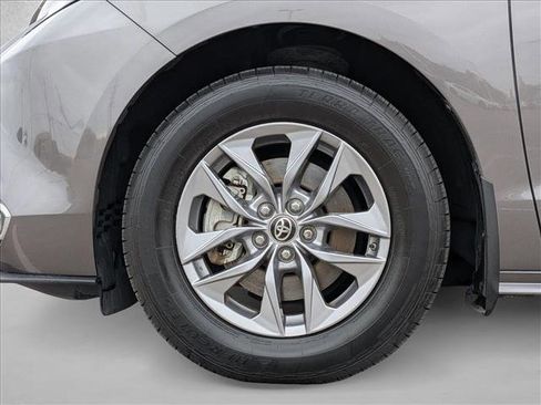 Used 2024 Toyota Sienna XLE image 24