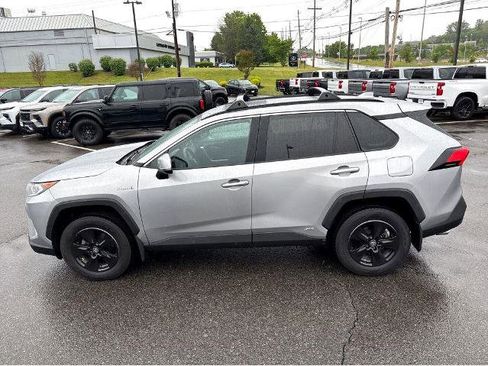 Used 2020 Toyota RAV4 XLE w/ Convenience Package AWD/4WD image 9