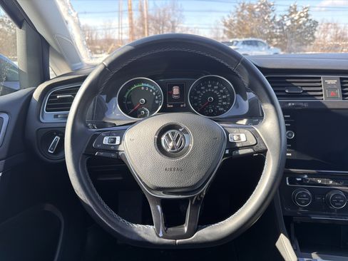 Used 2019 Volkswagen e-Golf SE w/ Driver Assistance Package image 14