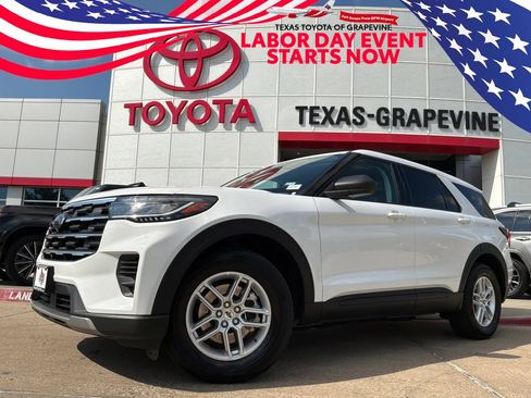 Used 2026 Ford Explorer Active RWD image 1