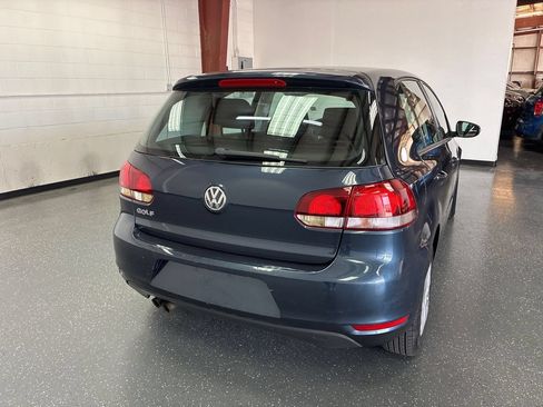 Used 2011 Volkswagen Golf 4-Door FWD image 4