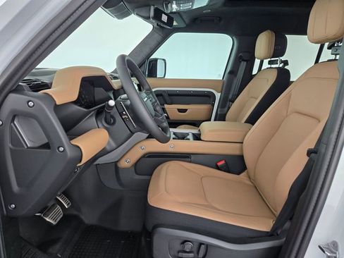 New 2026 Land Rover Defender 110 V8 AWD/4WD image 9