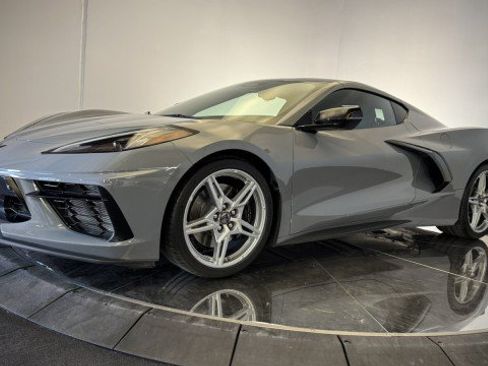 Used 2024 Chevrolet Corvette Stingray Premium Cpe w/ Z51 Performance Package RWD image 18