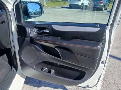 Used 2013 Dodge Grand Caravan R/T w/ Safety Sphere Group image 18