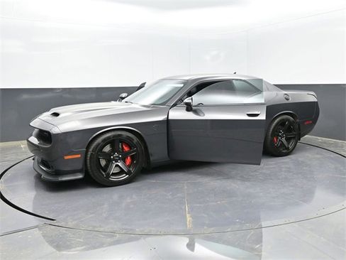 Used 2019 Dodge Challenger SRT Hellcat Redeye image 41