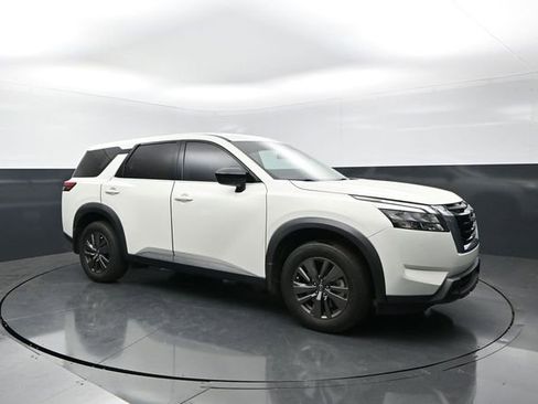 Used 2023 Nissan Pathfinder S FWD image 1