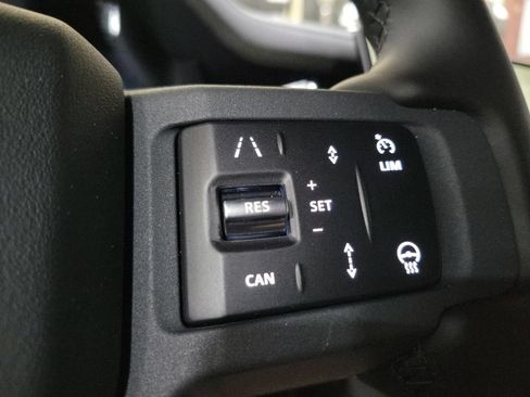 New 2026 Land Rover Defender 130 X-Dynamic SE AWD/4WD image 16