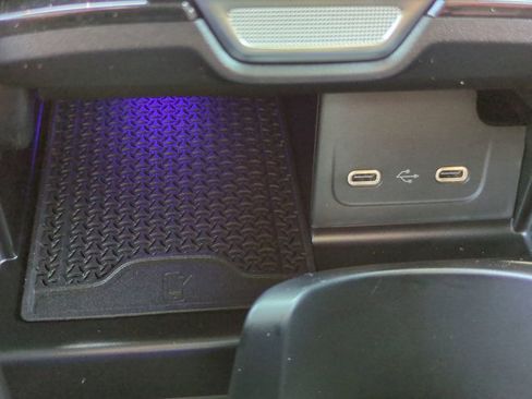 Used 2025 Mercedes-Benz C 300 Sedan image 22