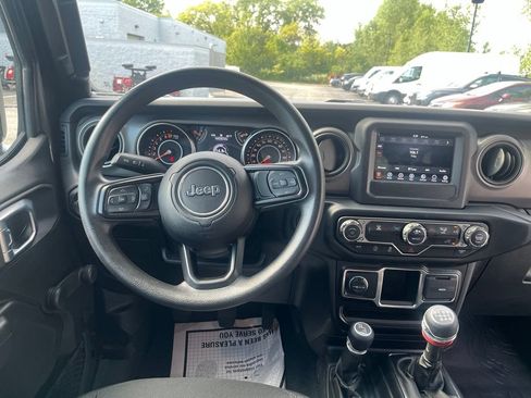 Used 2022 Jeep Wrangler Sport AWD/4WD image 19