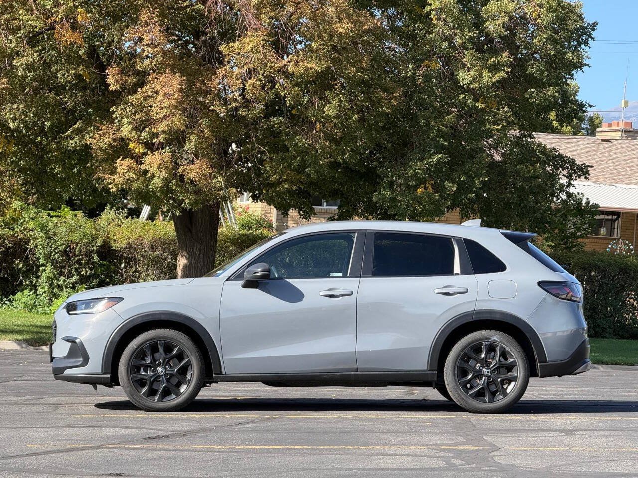 Used 2023 Honda HR-V Sport image 2
