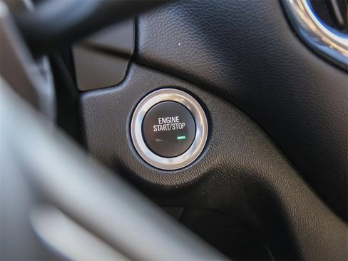 Used 2022 Chevrolet Equinox LT image 28