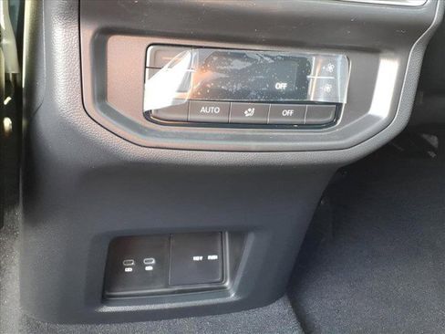 New 2026 Volkswagen Atlas SE image 16