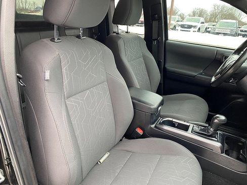 Used 2019 Toyota Tacoma TRD Off-Road w/ TRD Premium Off Road Package image 26