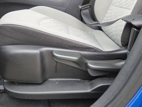 Used 2019 Chevrolet Equinox LS image 10