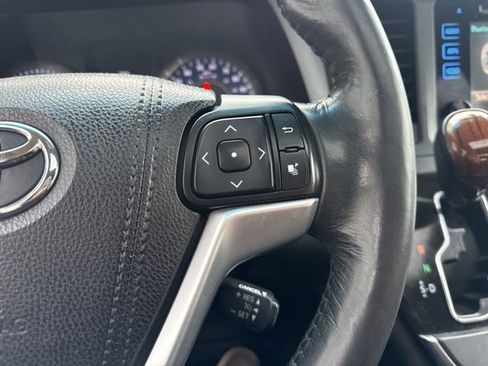Used 2015 Toyota Sienna Limited Premium image 24
