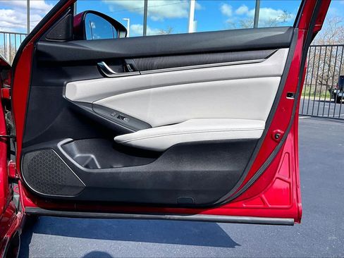 Used 2018 Honda Accord EX image 27