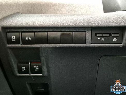 Certified 2024 Toyota Sienna XLE FWD image 18