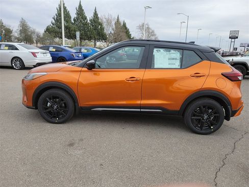 New 2024 Nissan Kicks SR w/ SR Premium Package image 6