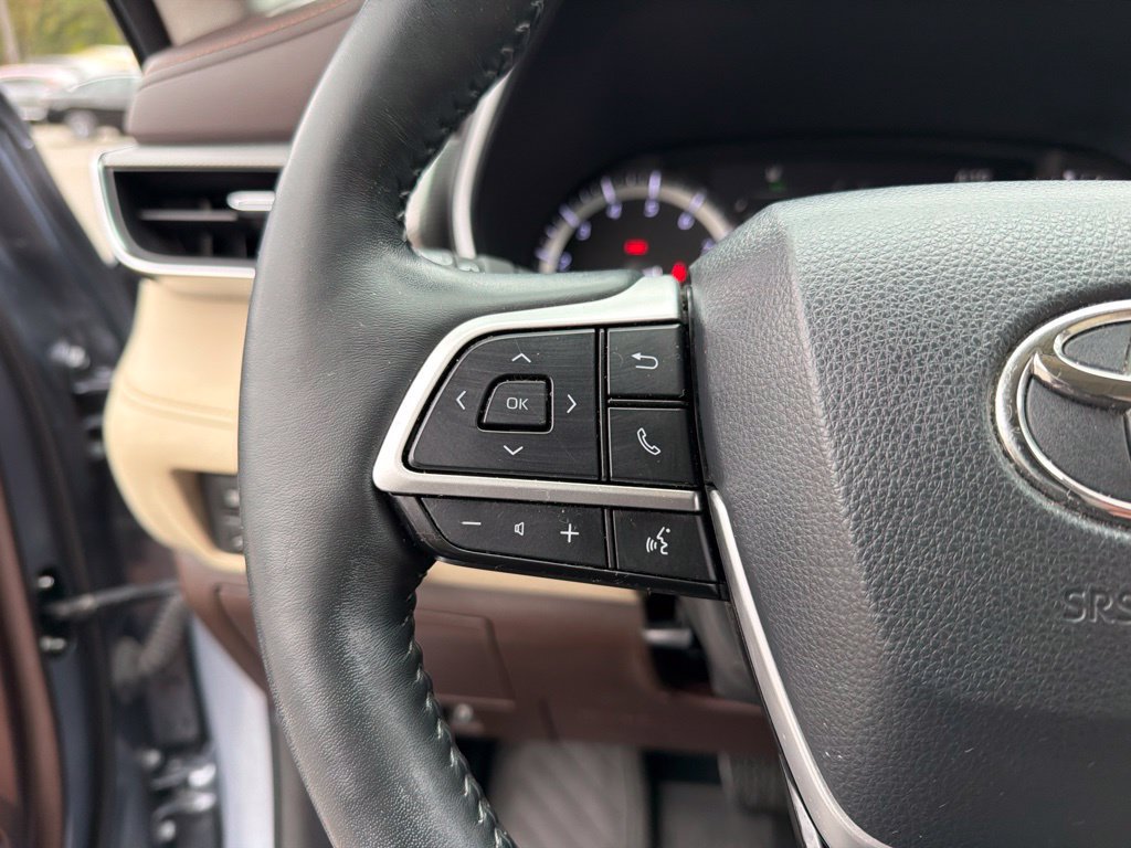 Used 2022 Toyota Highlander Platinum AWD/4WD image 17