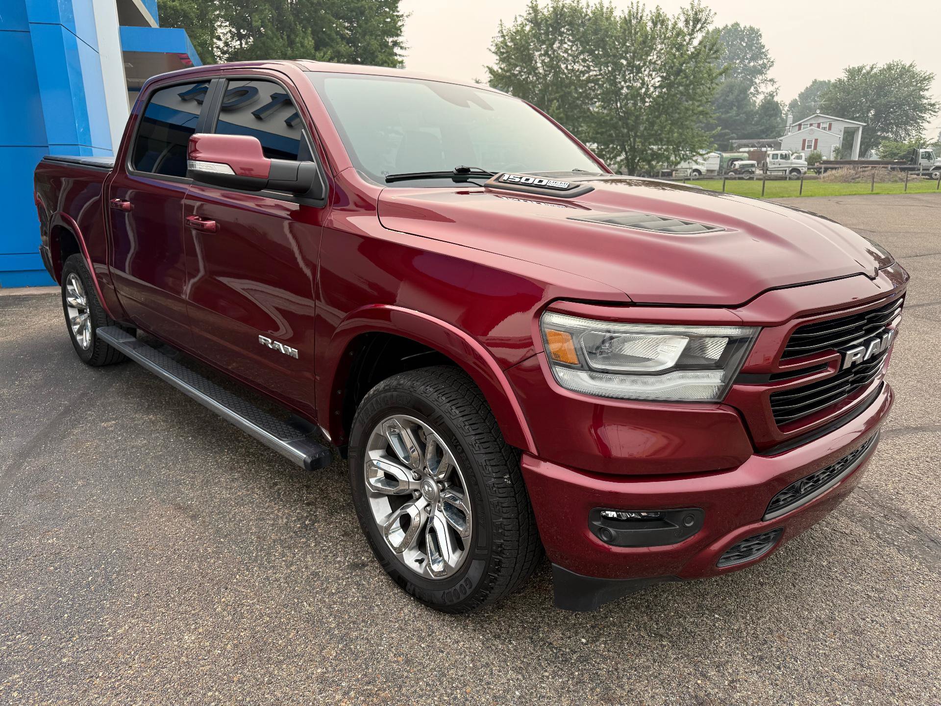 Used 2021 RAM 1500 Laramie AWD/4WD image 3