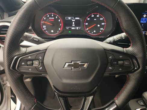 Used 2025 Chevrolet Trax RS w/ Driver Confidence Package FWD image 27