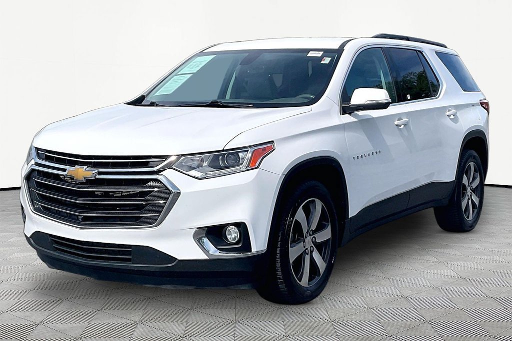 Used 2021 Chevrolet Traverse LT w/ LT Premium Package AWD/4WD image 1