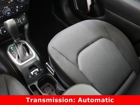 Used 2023 Jeep Renegade Latitude w/ Sun & Fun Group image 16