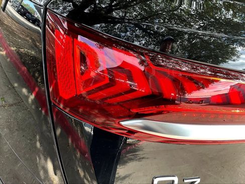 Used 2022 Audi Q7 Premium Plus w/ Premium Plus Package image 25