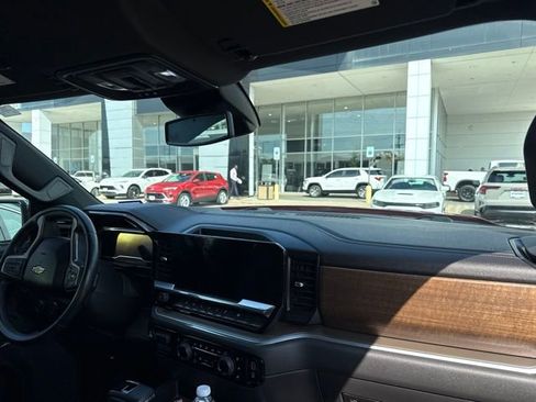 Used 2022 Chevrolet Silverado 1500 High Country RWD image 15