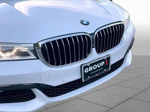Used 2019 BMW 750i xDrive w/ M Sport Package AWD/4WD image 31