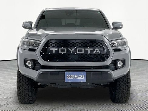 Used 2020 Toyota Tacoma TRD Off-Road w/ Technology Package image 2