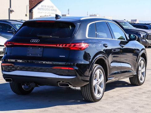 New 2025 Audi Q5 Premium Plus image 4