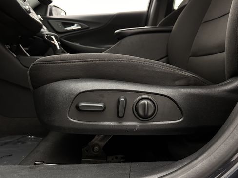 Used 2023 Chevrolet Malibu LT FWD image 13