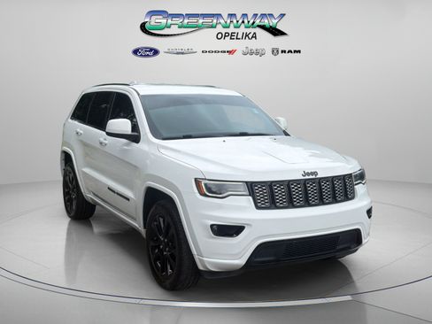 Used 2021 Jeep Grand Cherokee Laredo X AWD/4WD image 1
