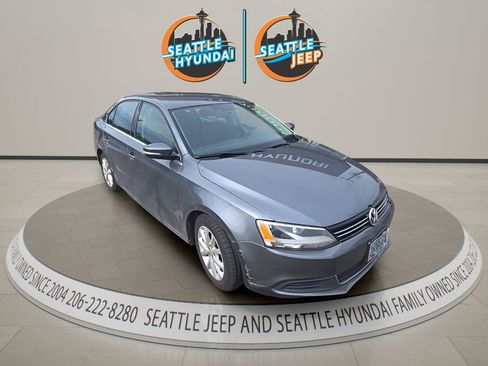 Used 2013 Volkswagen Jetta SE FWD image 6
