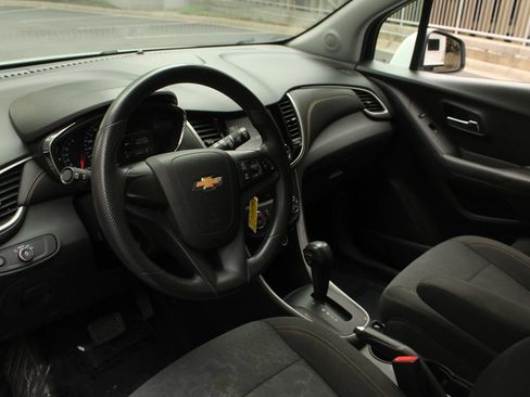 Used 2017 Chevrolet Trax LS AWD/4WD image 13