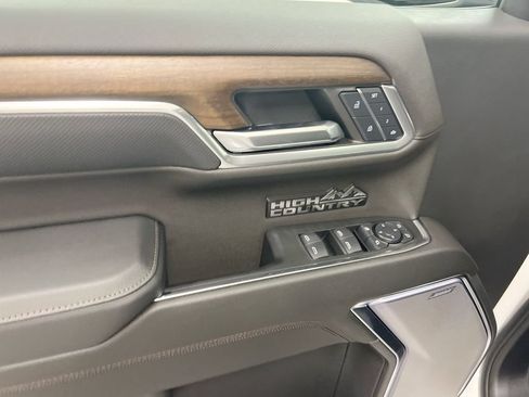 Used 2024 Chevrolet Silverado 1500 High Country w/ High Country Premium Package AWD/4WD image 22