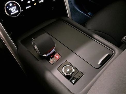 Certified 2025 Land Rover Discovery S image 19