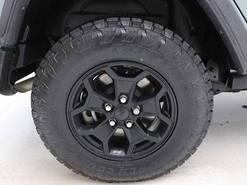 Used 2023 Jeep Wrangler Unlimited w/ Sun & Screen Package image 10