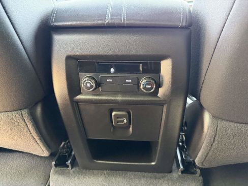 Used 2023 Chevrolet Traverse LT AWD/4WD image 18
