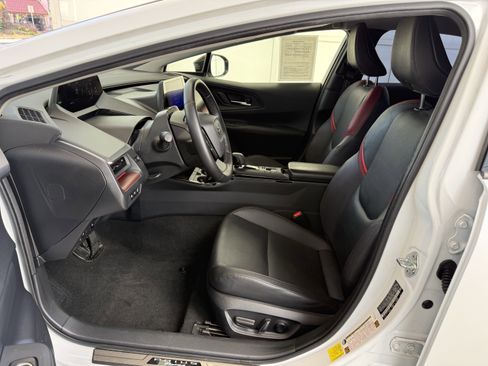Used 2024 Toyota Prius Prime image 3