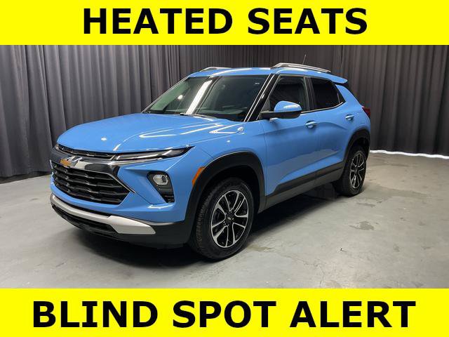 Used 2024 Chevrolet TrailBlazer LT w/ Convenience Package AWD/4WD image 2