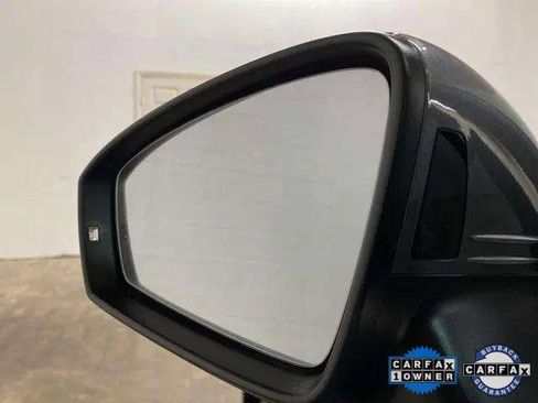 Used 2023 Volkswagen Tiguan SE w/ Panoramic Sunroof Package image 96