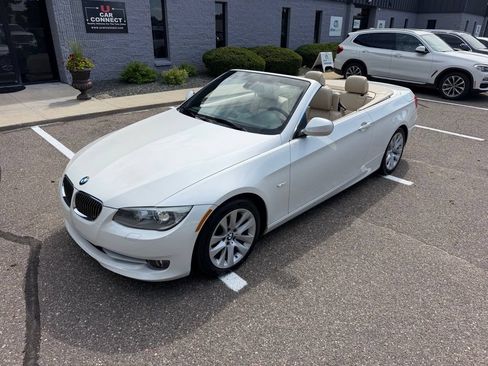 Used 2012 BMW 328i Convertible RWD image 5