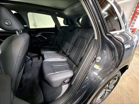 Certified 2025 Audi Q5 Premium w/ Convenience Package AWD/4WD image 27